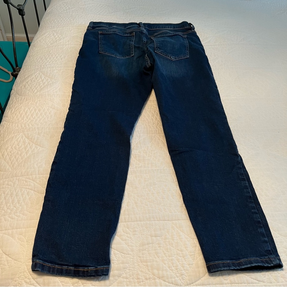 BANANA REPUBLIC FACTORY Mid-Rise Skinny Jean
12/31 | Dark Wash - Picture 8 of 9